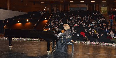 Piyanonun yıldızları Bursa'da sahne aldı